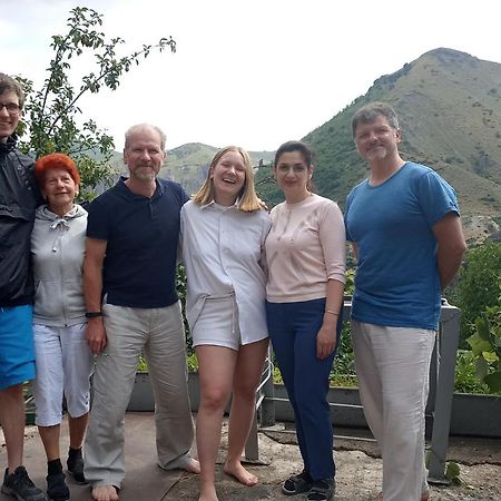 NNN Guest House Goris Extérieur photo