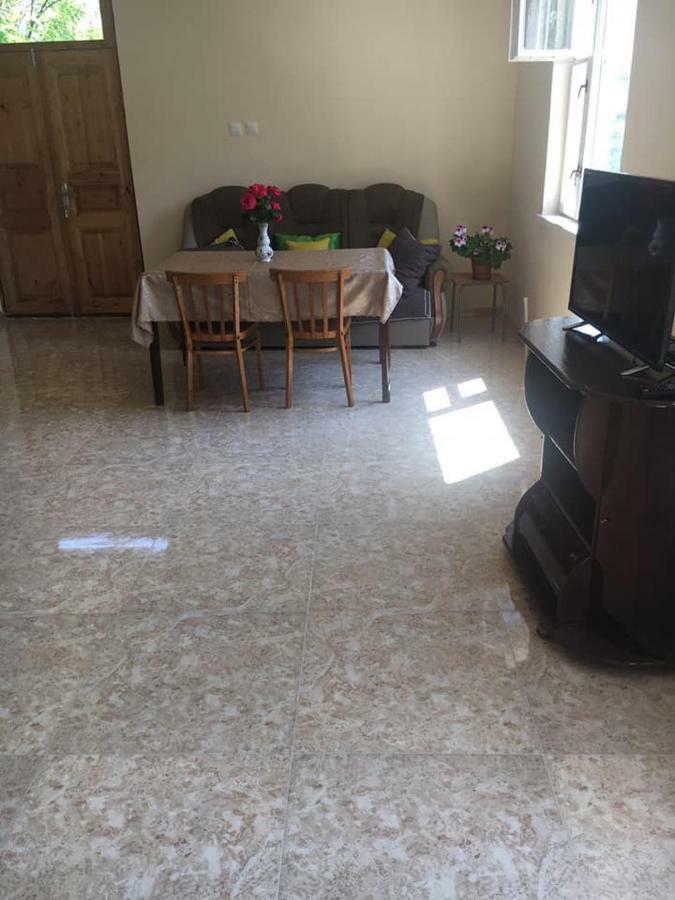 NNN Guest House Goris Extérieur photo