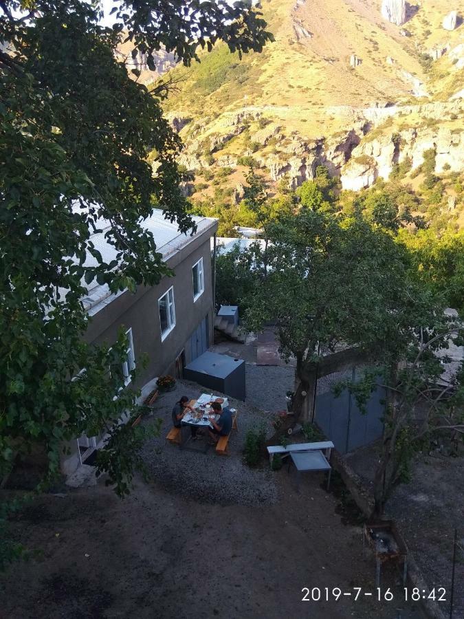 NNN Guest House Goris Extérieur photo