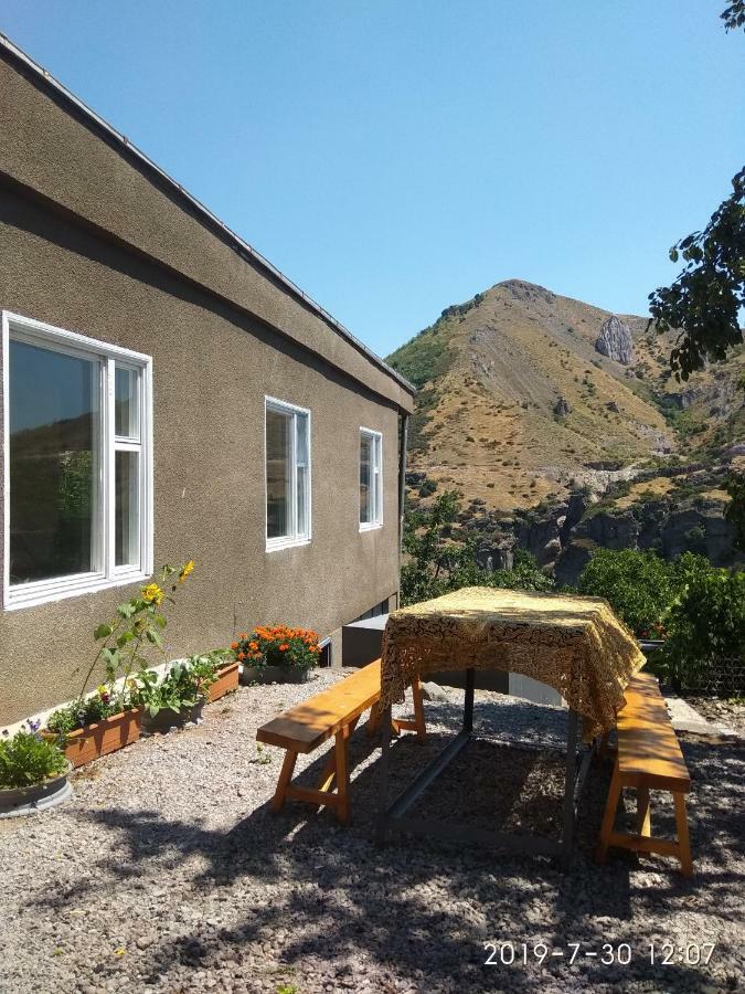 NNN Guest House Goris Extérieur photo